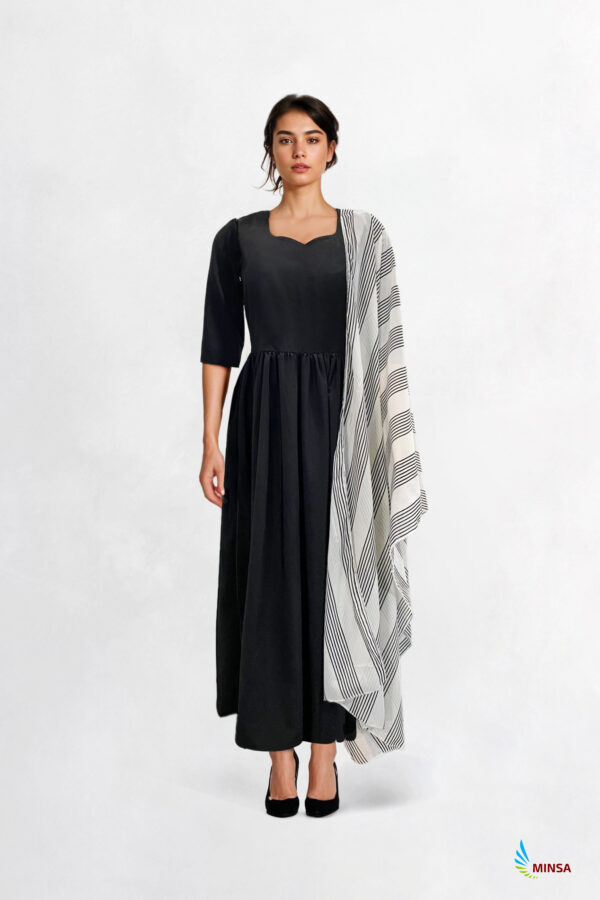 Black Party Dress With Shawl - Image 5